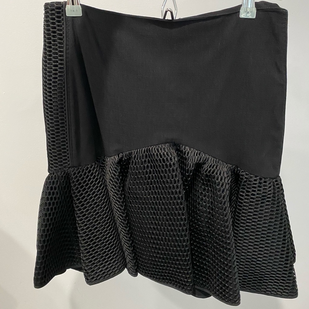 Pretty black skirt